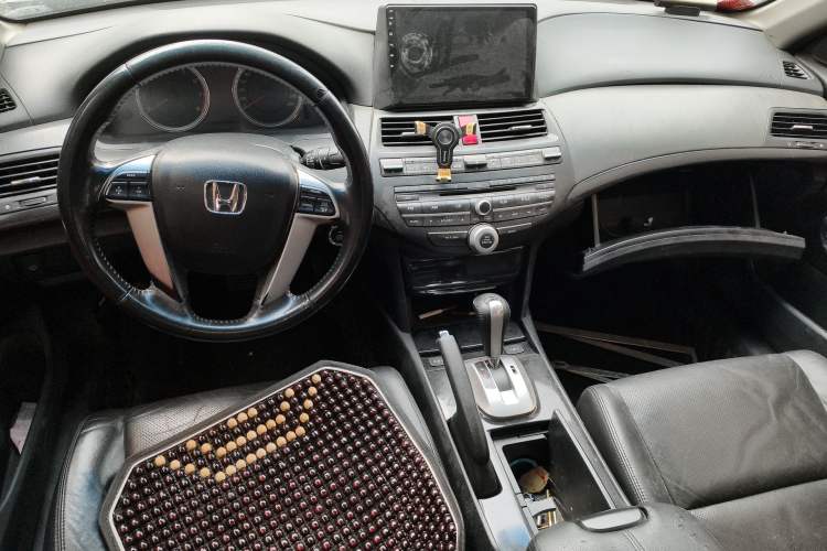 Used Honda Accord 2013 2.0L SE Center Console