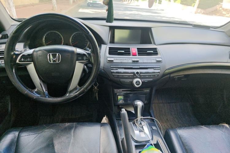 Used Honda Accord 2013 2.4L SE Center Console