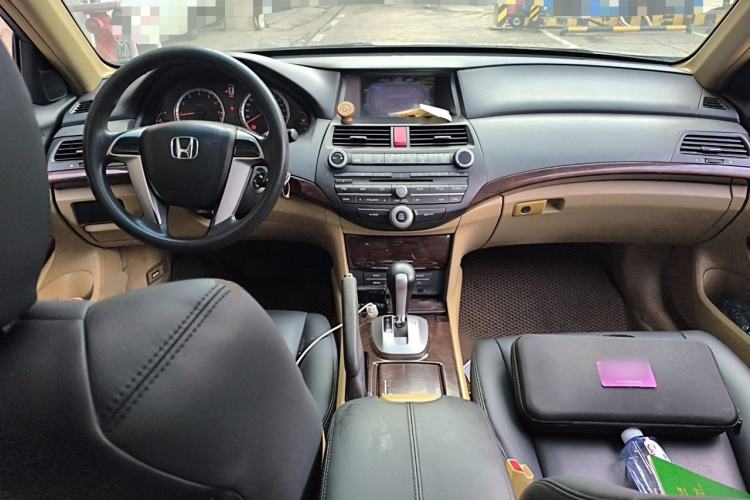Used Honda Accord 2013 2.0L LX Center Console