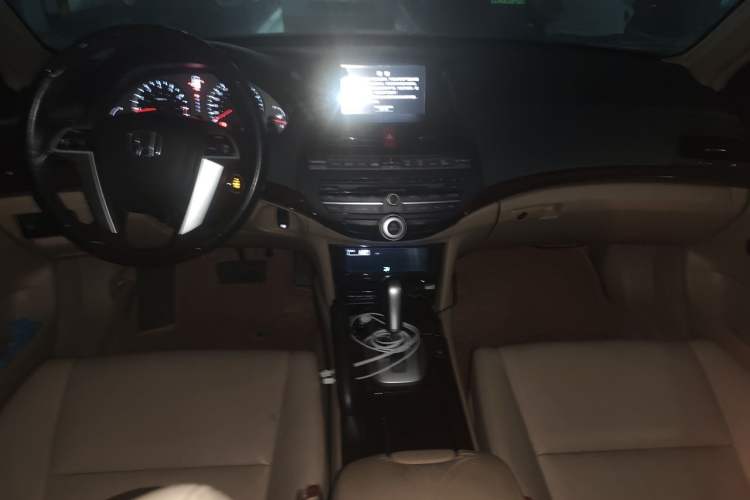 Used Honda Accord 2013 2.4L SE Center Console