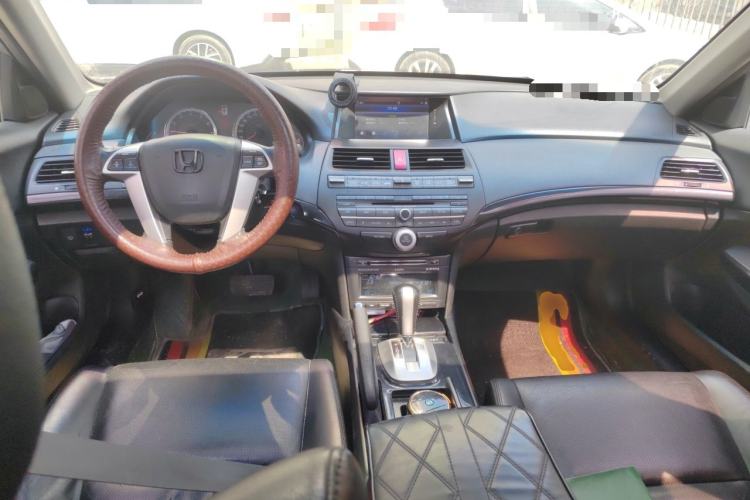 Used Honda Accord 2013 2.0L SE Center Console