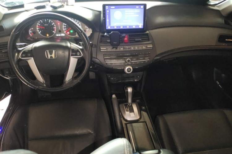 Used Honda Accord 2013 2.4L SE Center Console