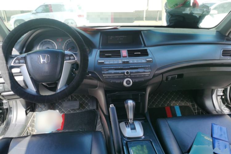Used Honda Accord 2013 2.0L SE Center Console