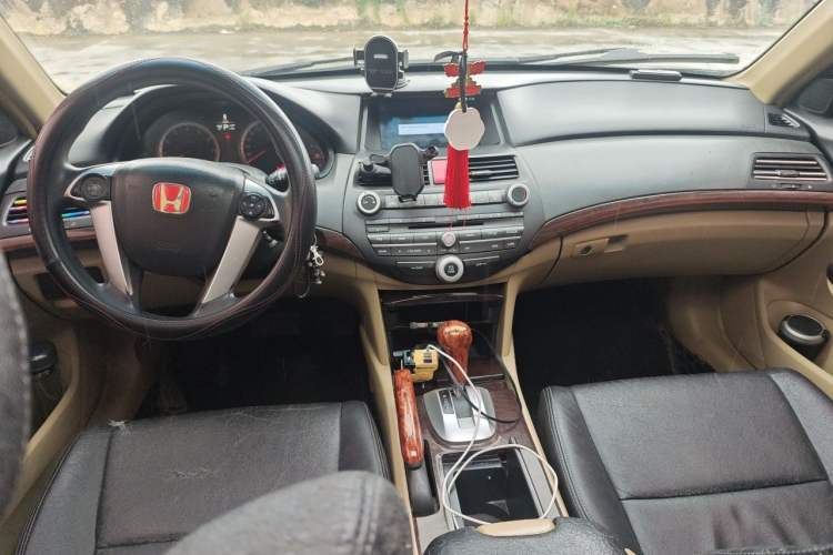 Used Honda Accord 2013 2.0L LX Center Console