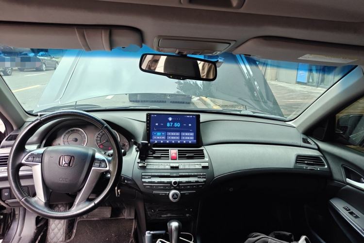 Used Honda Accord 2013 2.0L SE Center Console
