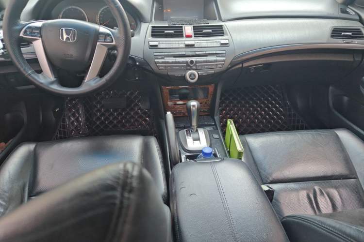 Used Honda Accord 2013 2.4L SE Center Console