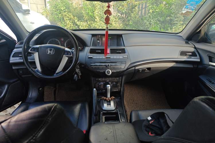 Used Honda Accord 2013 2.0L SE Center Console