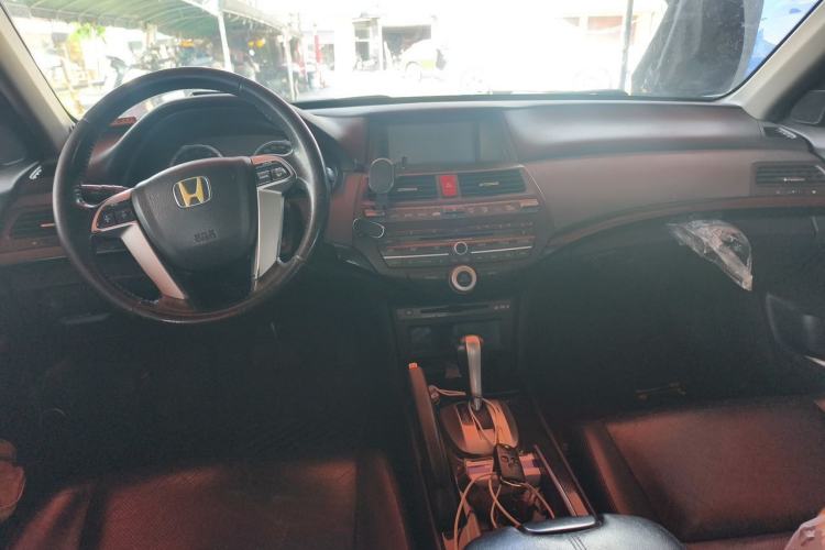 Used Honda Accord 2013 2.0L SE Center Console
