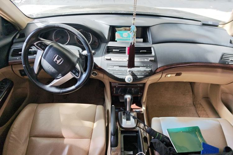 Used Honda Accord 2013 2.0L SE Center Console