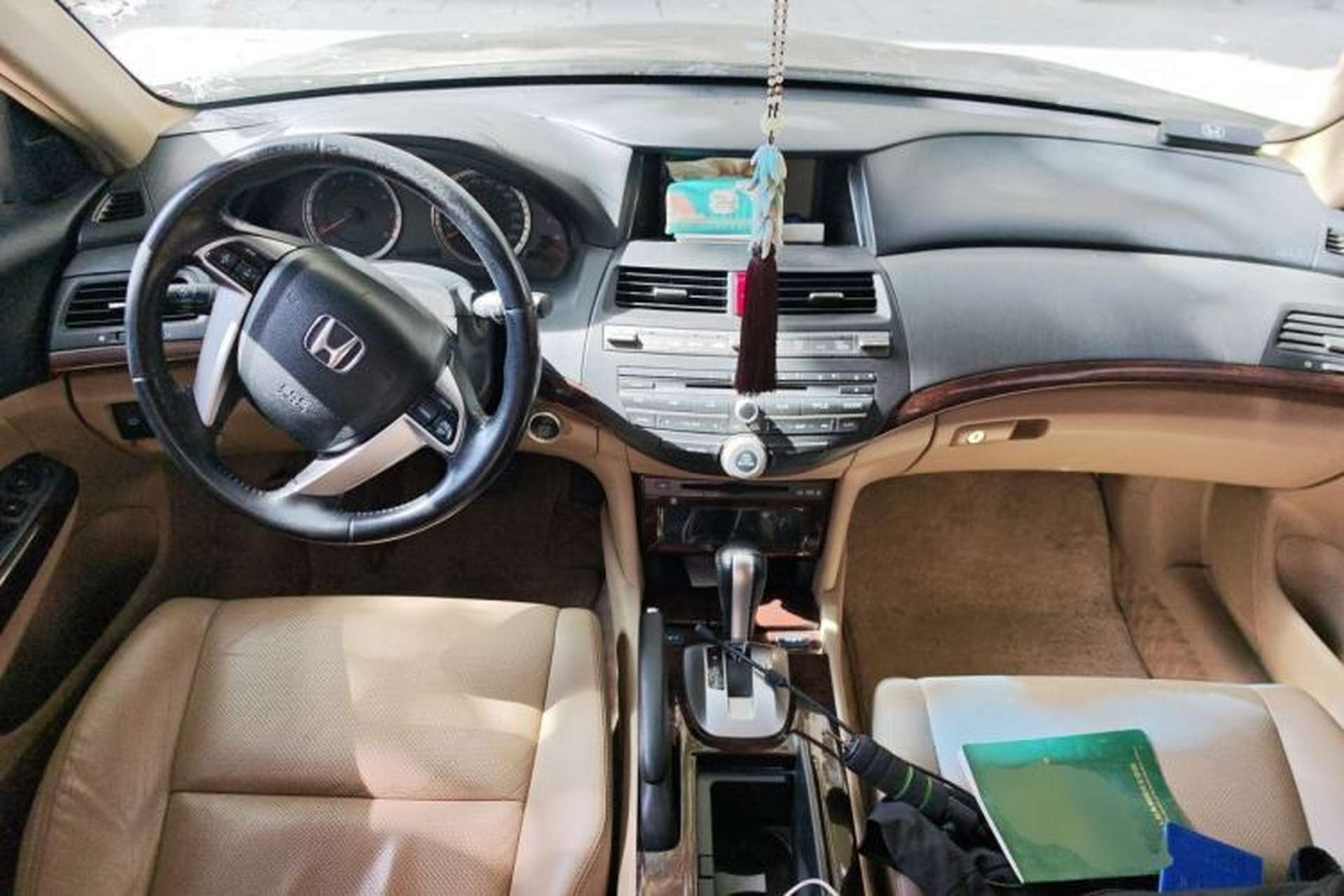 Used Honda Accord 2013 2.0L SE Center Console