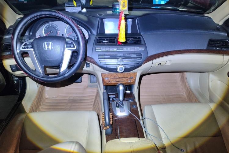 Used Honda Accord 2013 2.4L SE Center Console