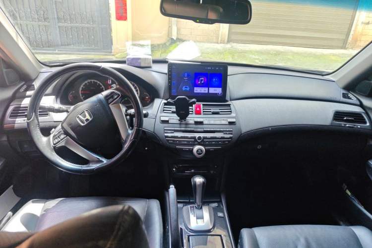 Used Honda Accord 2013 2.4L SE Center Console