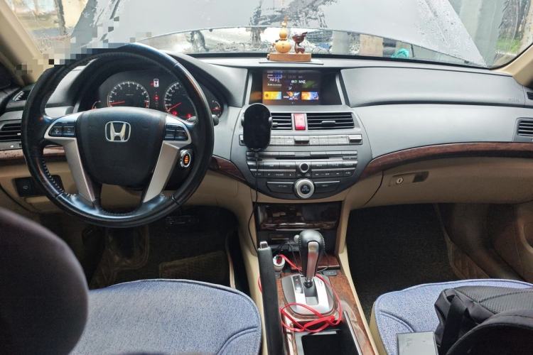 Used Honda Accord 2013 2.0L SE Center Console