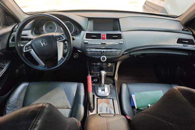 Used Honda Accord 2013 2.0L SE Center Console