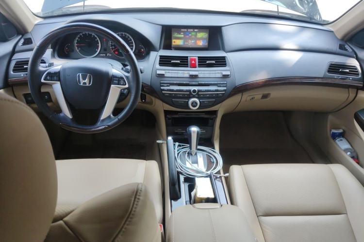 Used Honda Accord 2013 2.4L SE Center Console