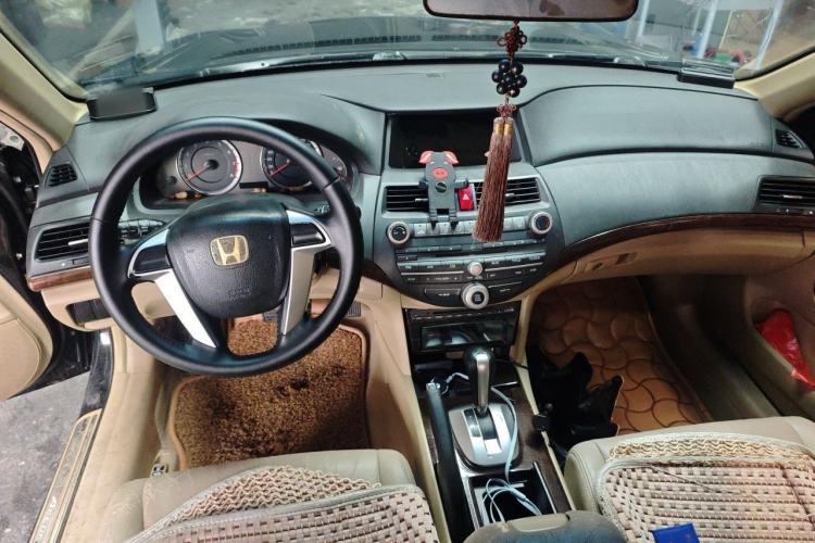 Used Honda Accord 2013 2.0L LX Center Console