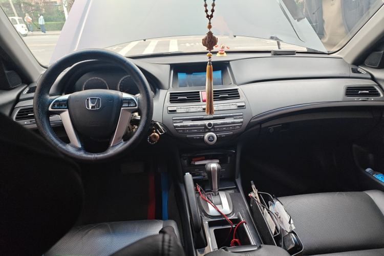 Used Honda Accord 2013 2.0L SE Center Console