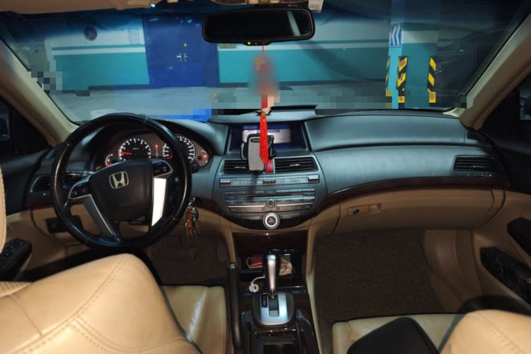 Used Honda Accord 2013 2.0L SE Center Console
