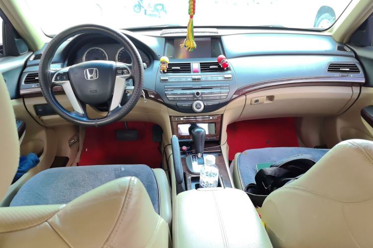 Used Honda Accord 2013 2.0L SE Center Console