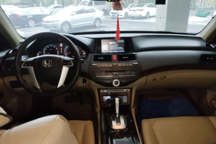 Used Honda Accord 2013 2.4L SE Center Console