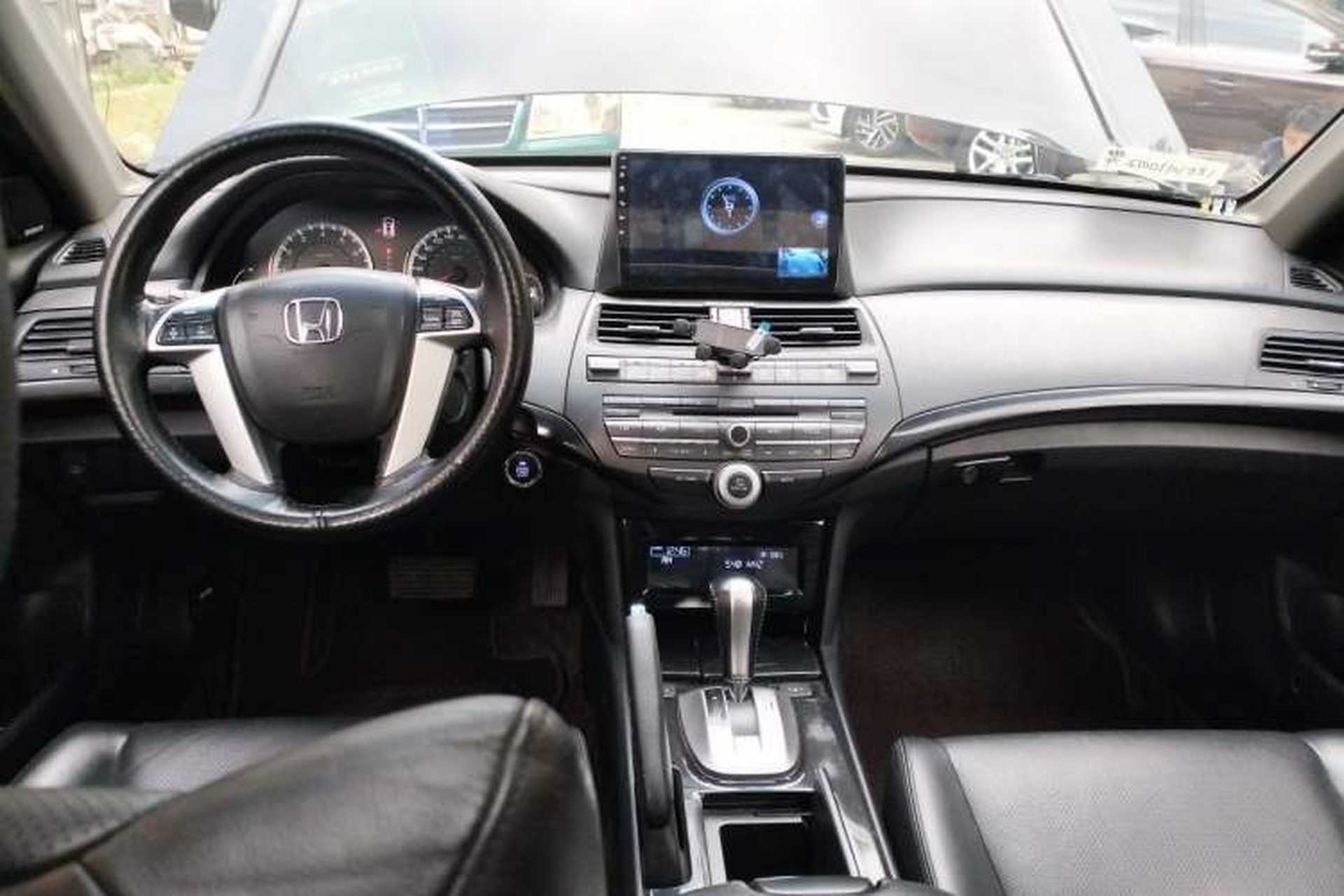 Used Honda Accord 2013 2.0L SE Center Console