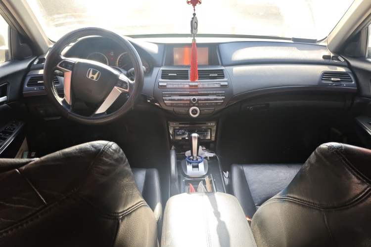 Used Honda Accord 2013 2.0L SE Center Console