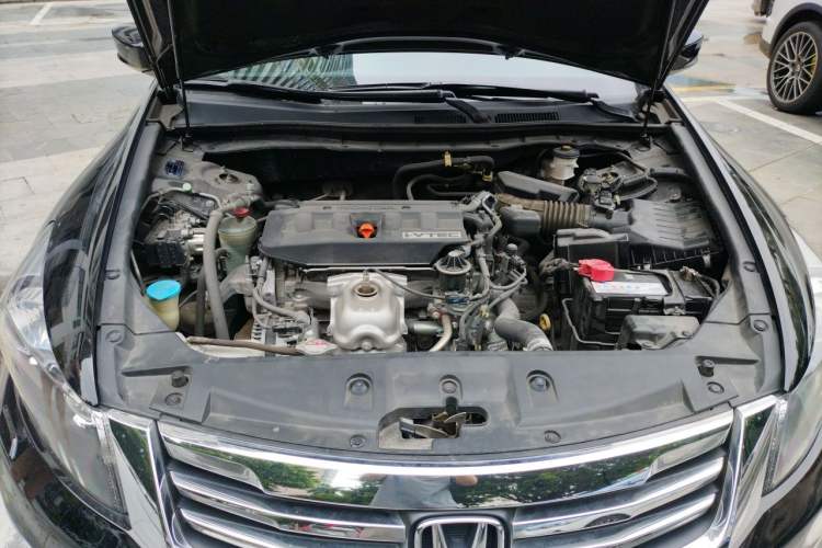 Used Honda Accord 2013 2.0L SE Engine Bay