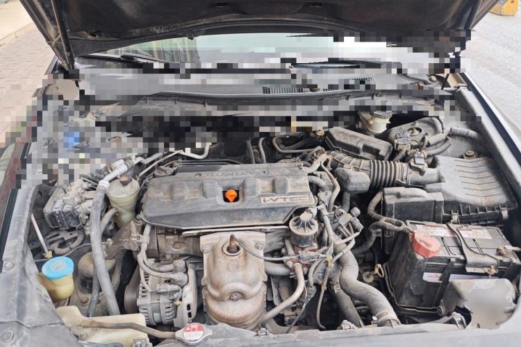 Used Honda Accord 2013 2.0L SE Engine Bay