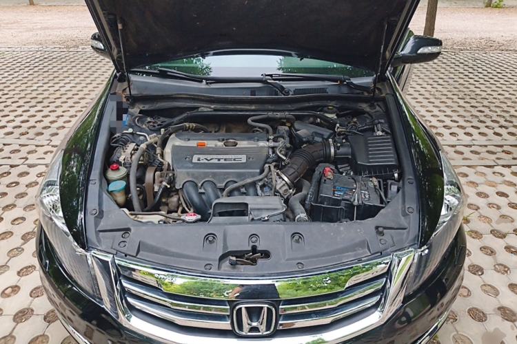 Used Honda Accord 2013 2.4L SE Engine Bay