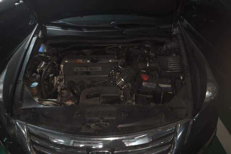 Used Honda Accord 2013 2.4L SE Engine Bay