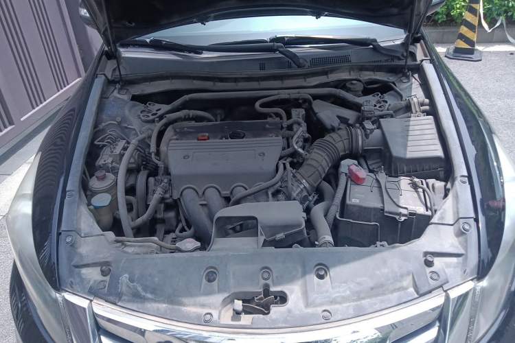 Used Honda Accord 2013 2.4L SE Engine Bay