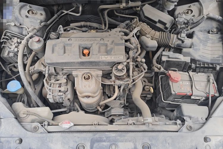 Used Honda Accord 2013 2.0L SE Engine Bay