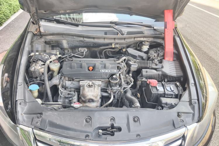 Used Honda Accord 2013 2.0L SE Engine Bay