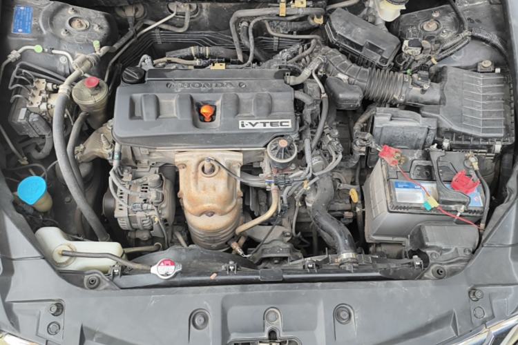 Used Honda Accord 2013 2.0L SE Engine Bay