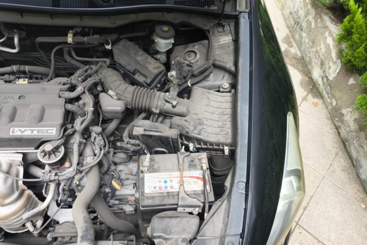 Used Honda Accord 2013 2.0L SE Engine Bay Left