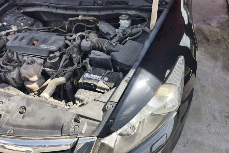 Used Honda Accord 2013 2.0L SE Engine Bay Left