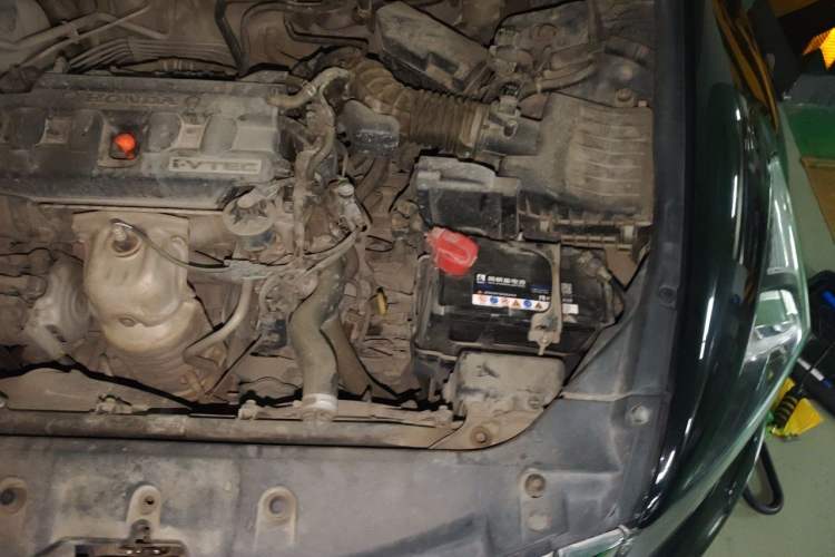 Used Honda Accord 2013 2.0L SE Engine Bay Left