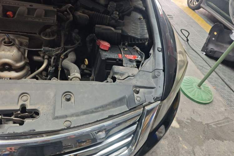 Used Honda Accord 2013 2.0L LX Engine Bay Left