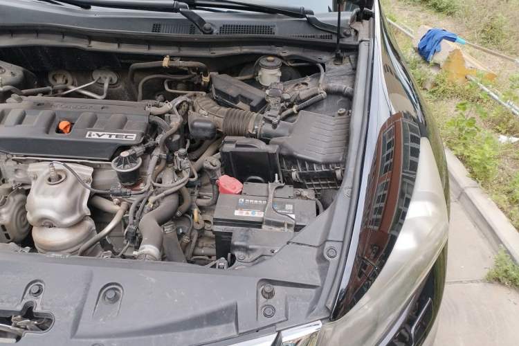 Used Honda Accord 2013 2.0L SE Engine Bay Left