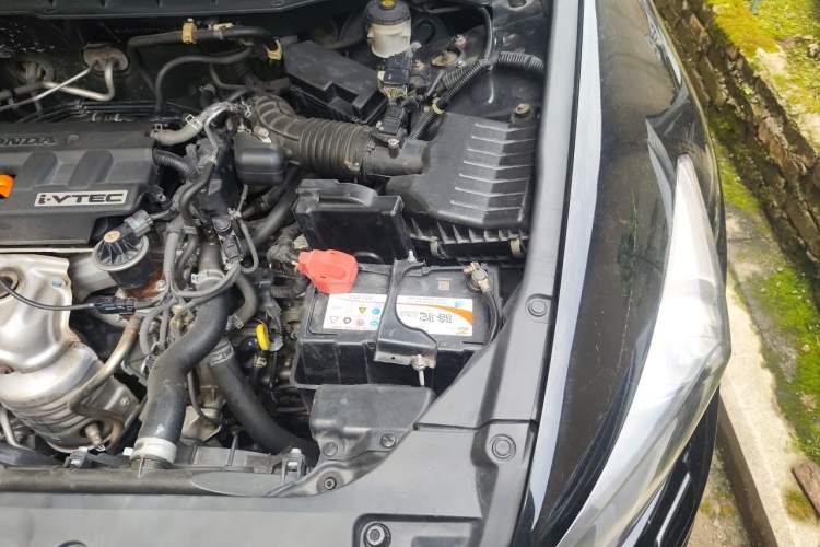 Used Honda Accord 2013 2.0L SE Engine Bay Left