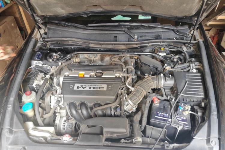 Used Honda Accord 2013 2.4L SE Engine Bay