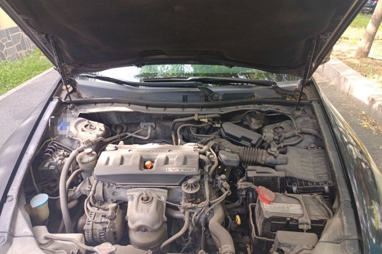 Used Honda Accord 2013 2.0L SE Engine Bay