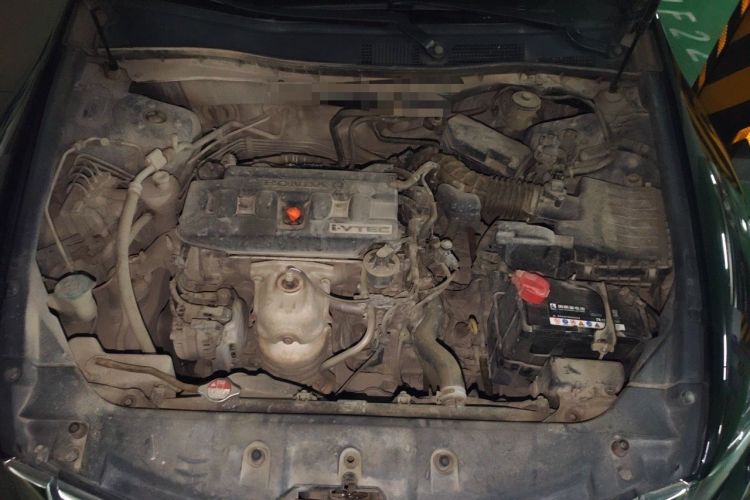 Used Honda Accord 2013 2.0L SE Engine Bay