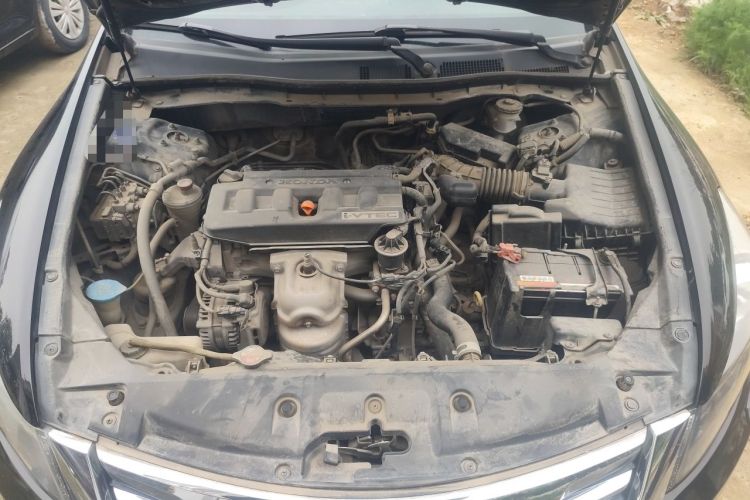 Used Honda Accord 2013 2.0L SE Engine Bay