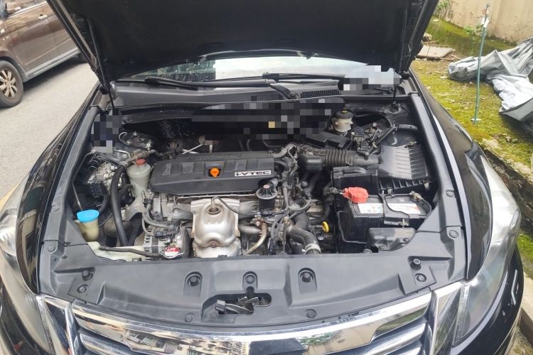 Used Honda Accord 2013 2.0L SE Engine Bay