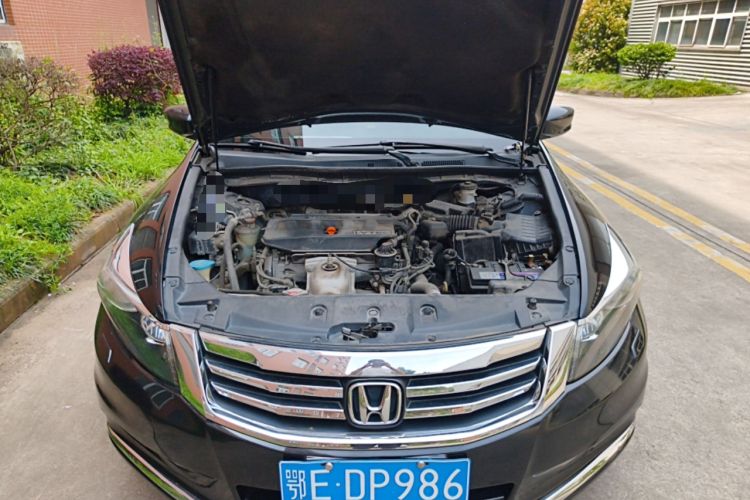 Used Honda Accord 2013 2.0L SE Engine Bay
