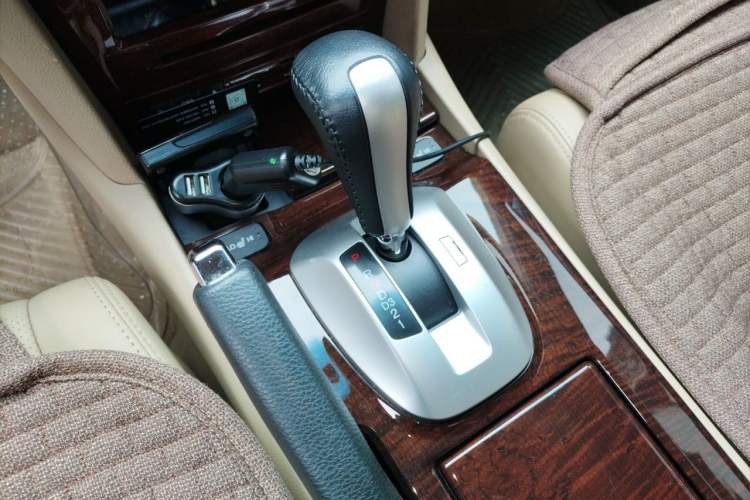 Used Honda Accord 2013 2.0L SE Gear Lever
