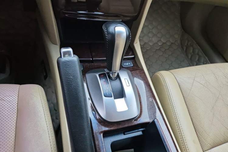 Used Honda Accord 2013 2.0L SE Gear Lever