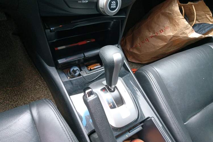 Used Honda Accord 2013 2.0L LX Gear Lever