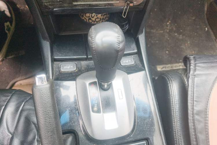 Used Honda Accord 2013 2.0L SE Gear Lever